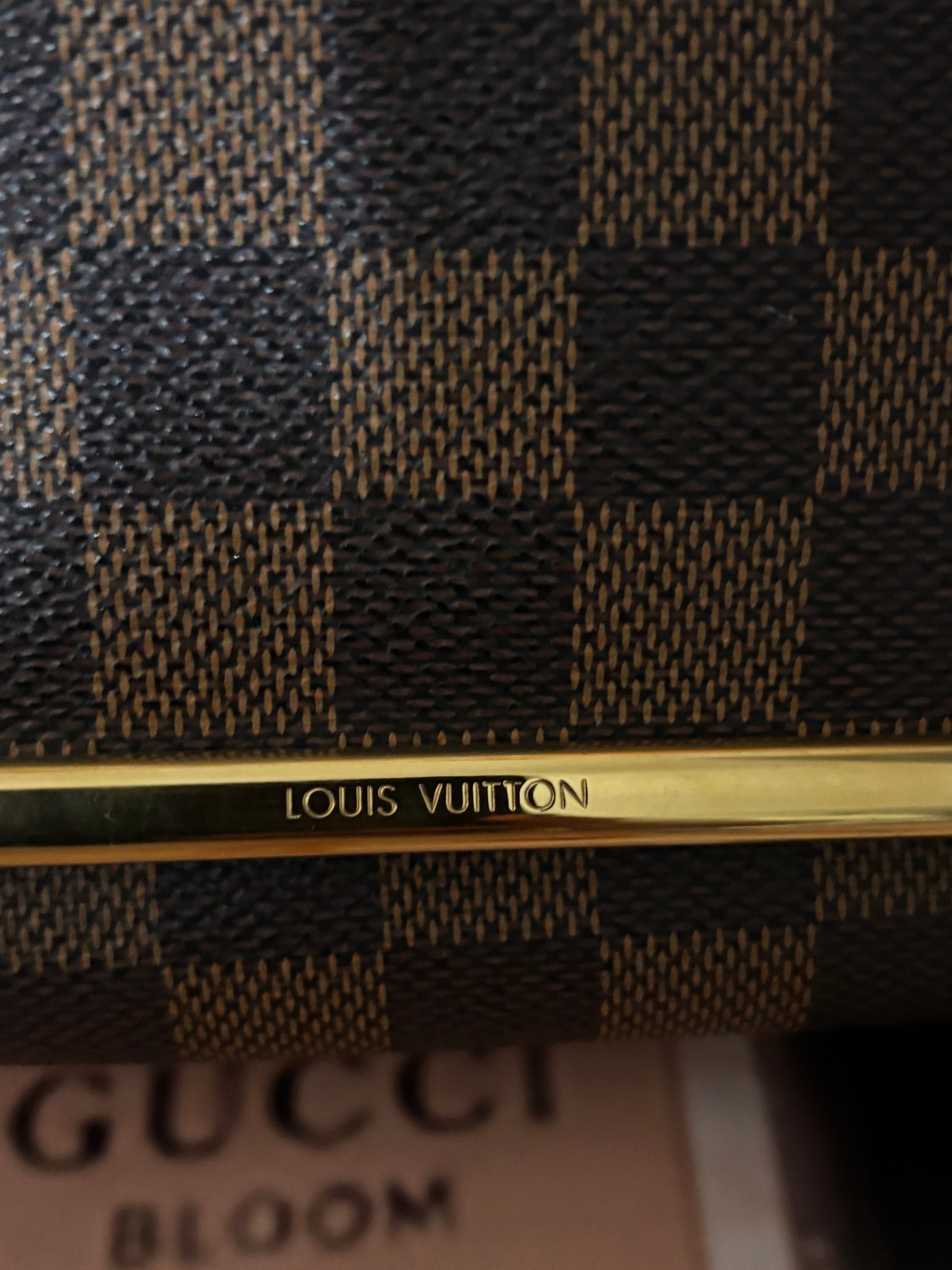 LV Damier Sling - Image 5